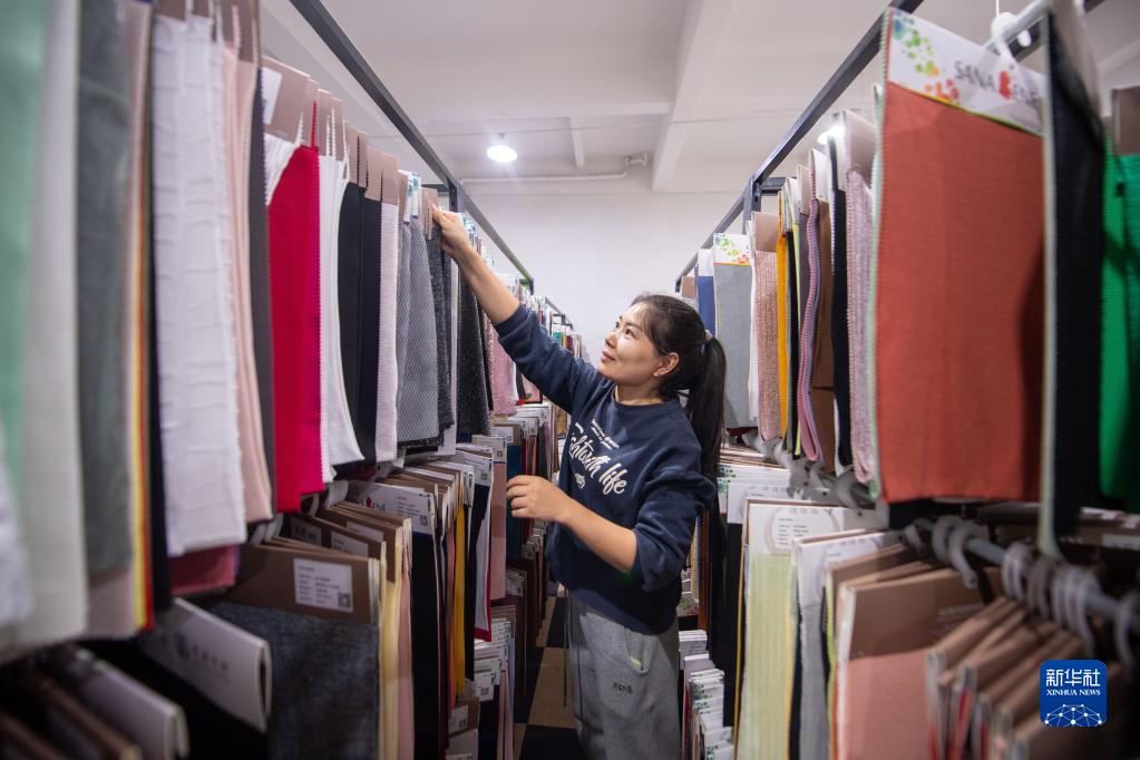 浙江柯桥:从丝到布到衣的“国际纺都”