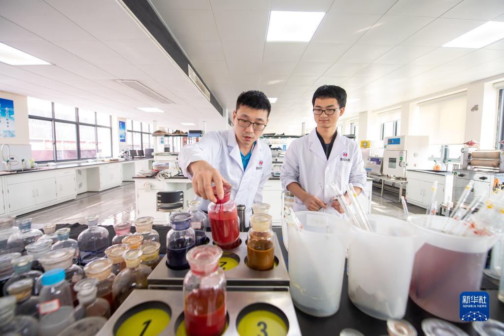 浙江柯桥:从丝到布到衣的“国际纺都”