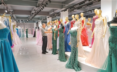 潮州婚纱礼服圈粉海外