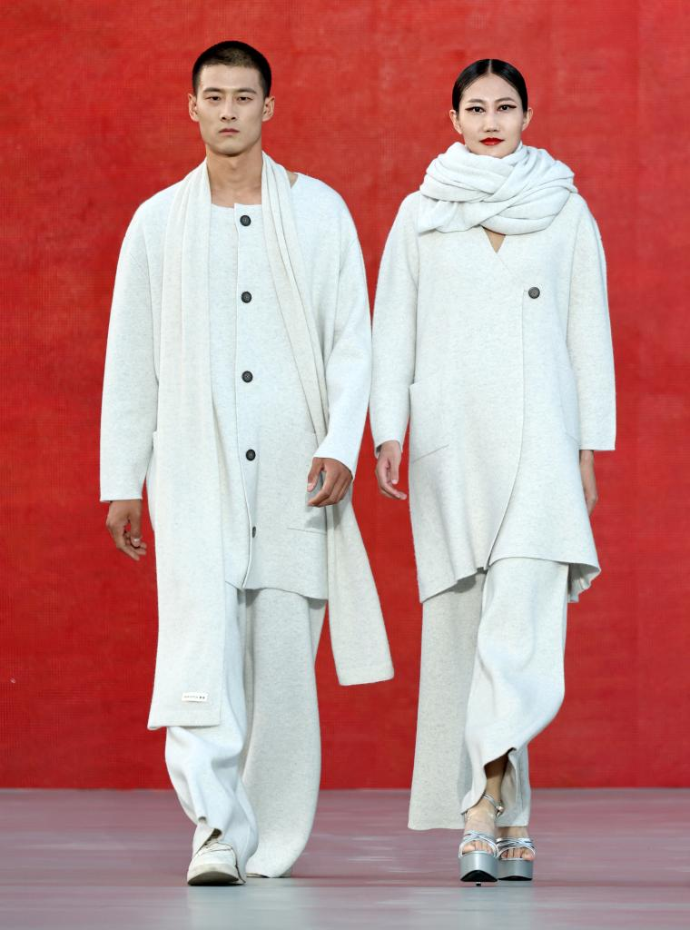 服贸会上的时装秀